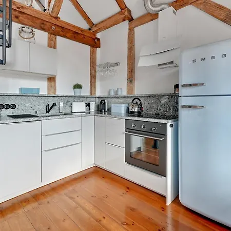 Lion - Cosy Attic Apartment