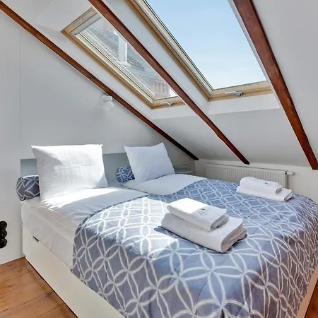 Lägenhet Cosy Attic - Klimatyczny Na Poddaszu Z Parkingiem By Lion Sopot
