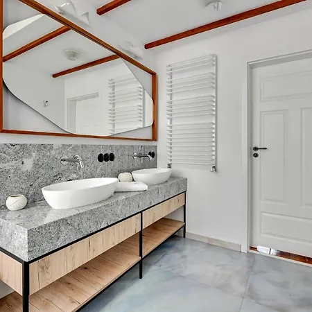 Cosy Attic - Klimatyczny Na Poddaszu Z Parkingiem By Lion