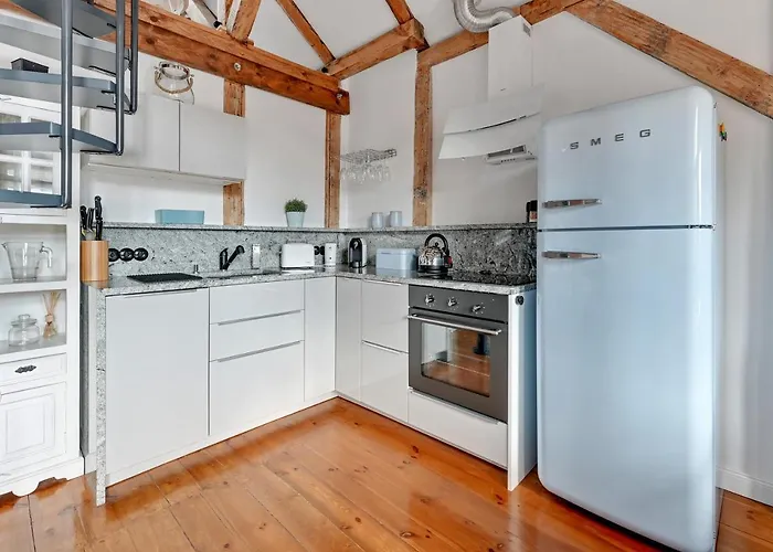 Cosy Attic - Klimatyczny Na Poddaszu Z Parkingiem By Lion Lägenhet