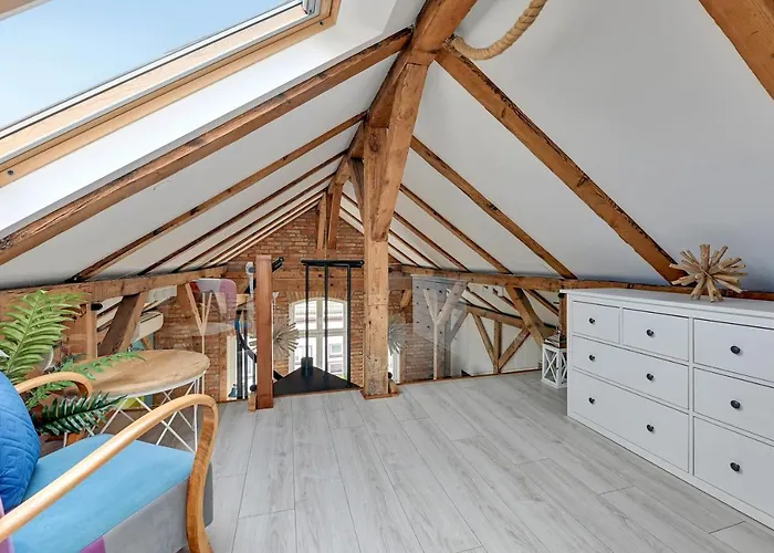 Cosy Attic - Klimatyczny Na Poddaszu Z Parkingiem By Lion Lägenhet *